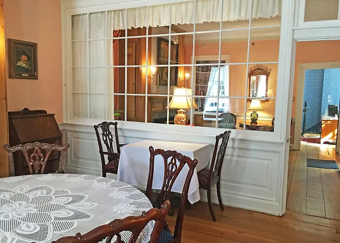 Morris House Hotel